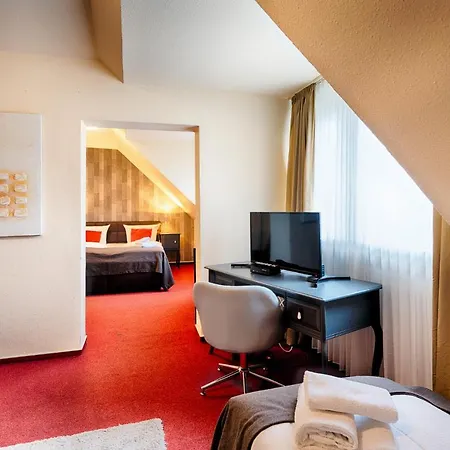 Fuerst Garden فندق