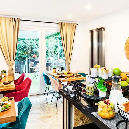 Fuerst Garden فندق 3*