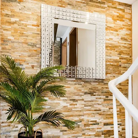 Fuerst Garden فندق