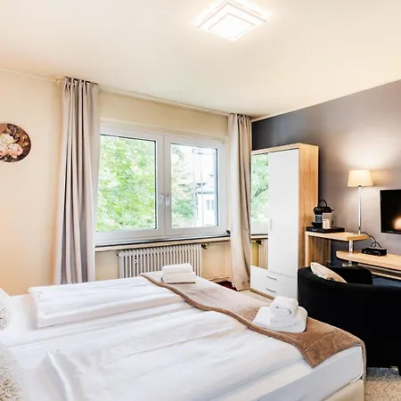 Fuerst Garden فندق