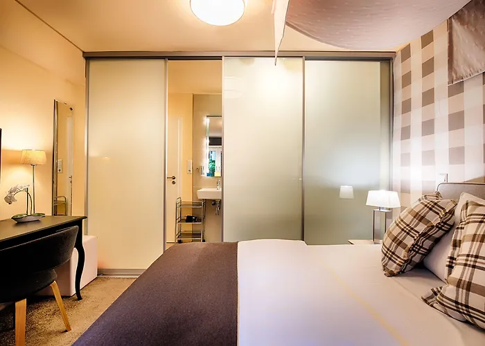 福斯特花园酒店 3*